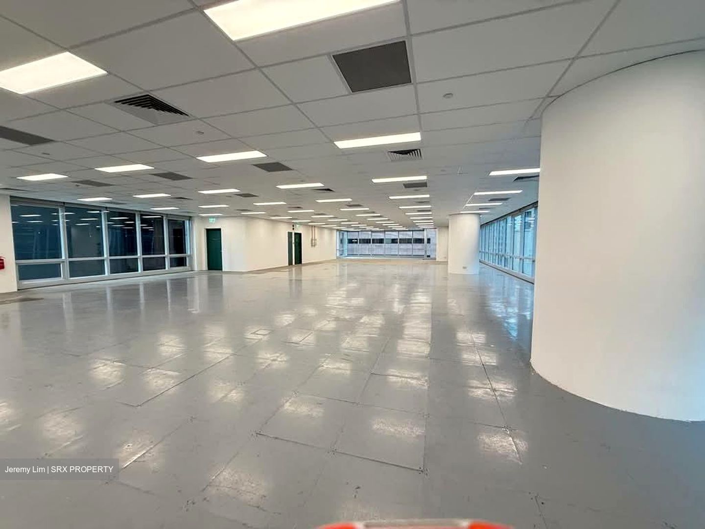Bank Of Singapore Centre (D1), Office #555570171